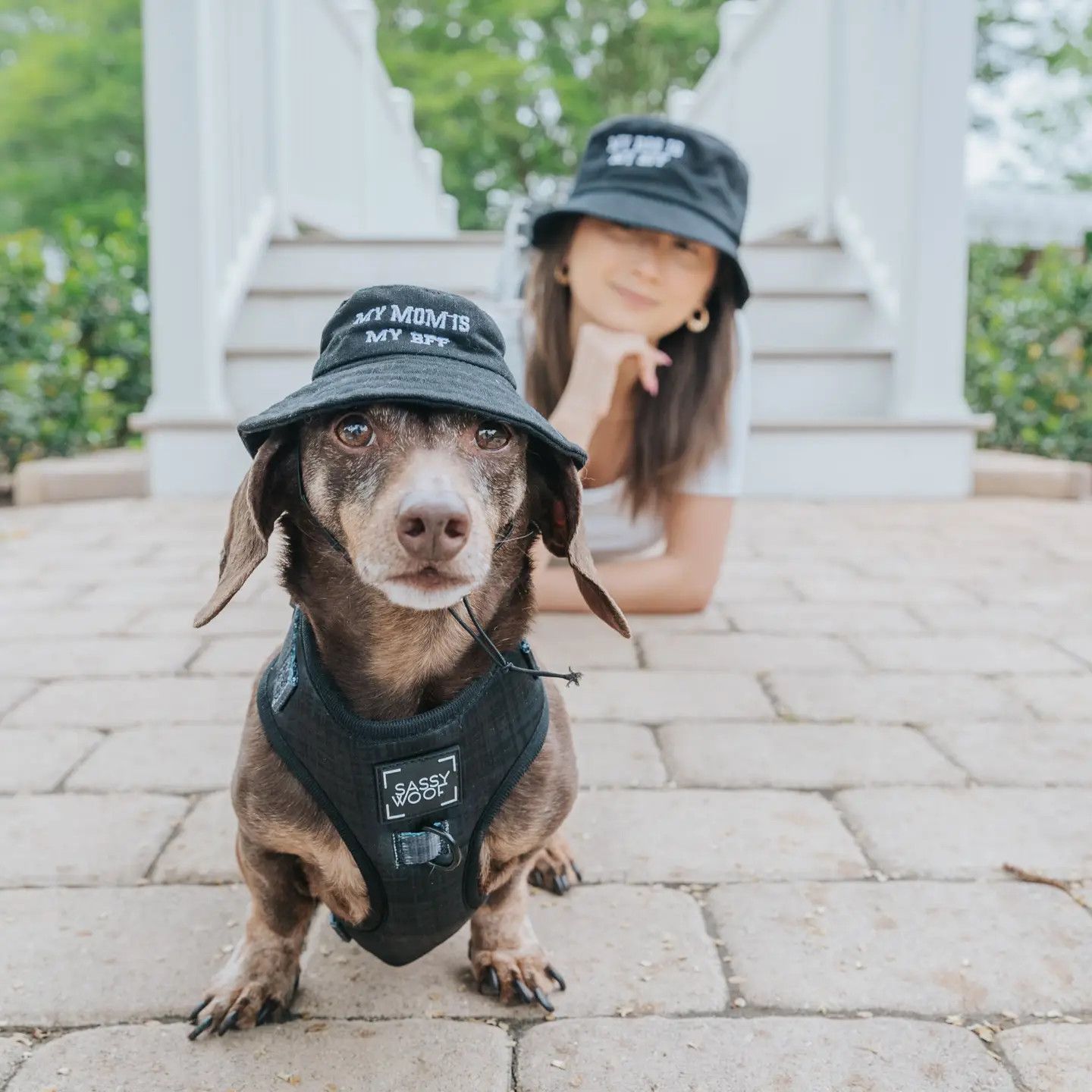 DOGGY BUCKET HAT BLACK MY MOM IS MY BFF