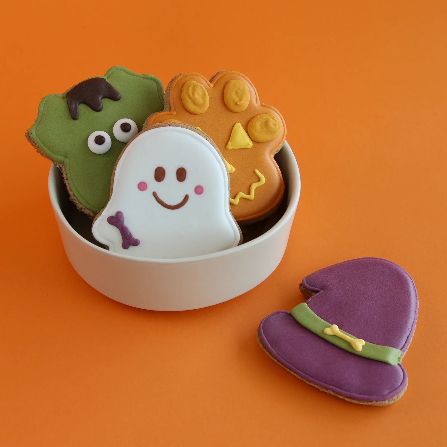 HALLOWEEN DOG BISCUIT FROSTED WITCHES HAT