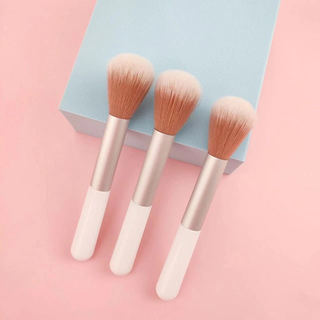 K'APEINE blush, #: Odin blush brush