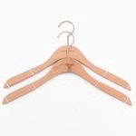 MG Wood hanger for women
