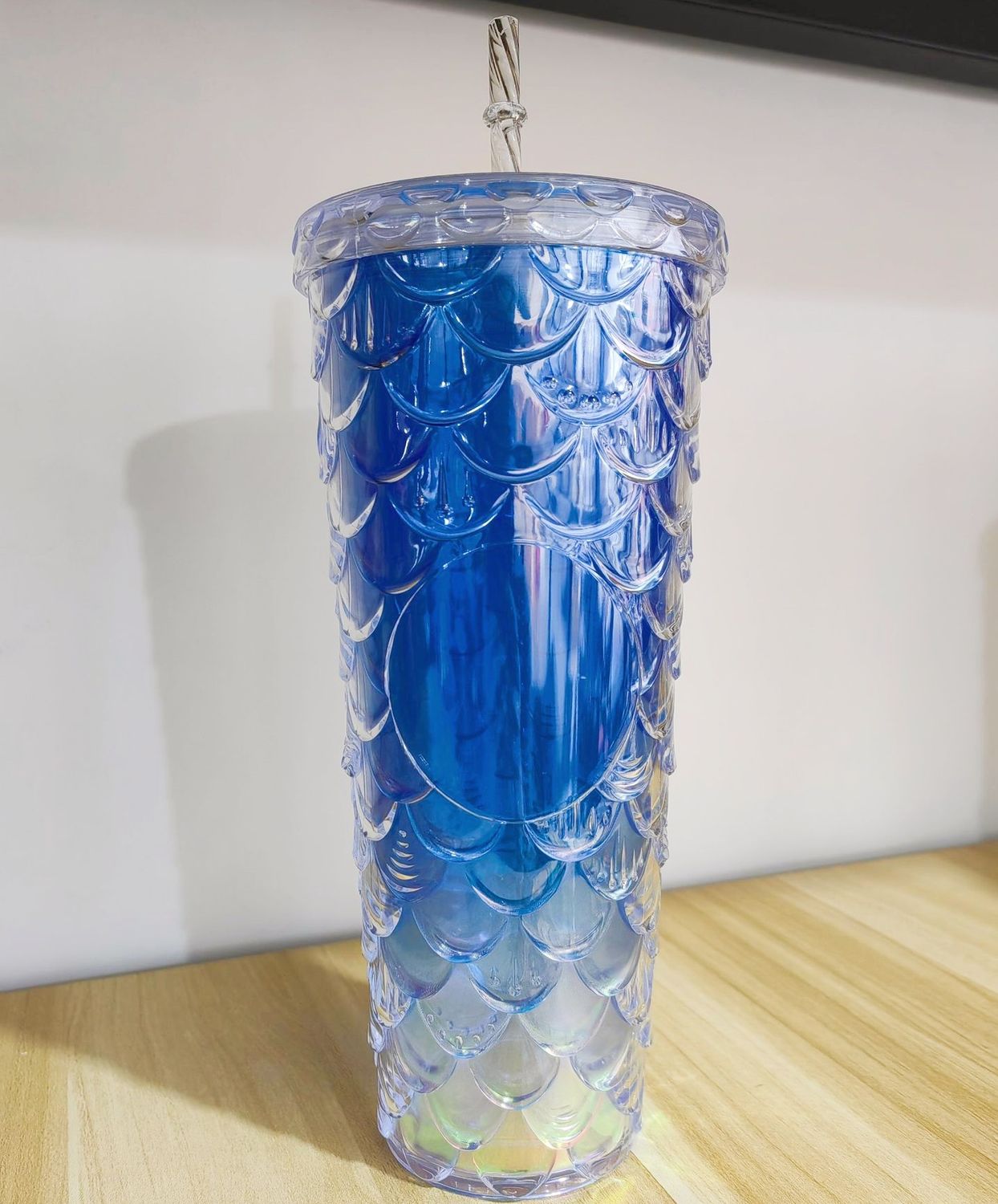 gezhuo Fish Scale Diamond Straw Cup 710ml  Aurora Blue 64003
