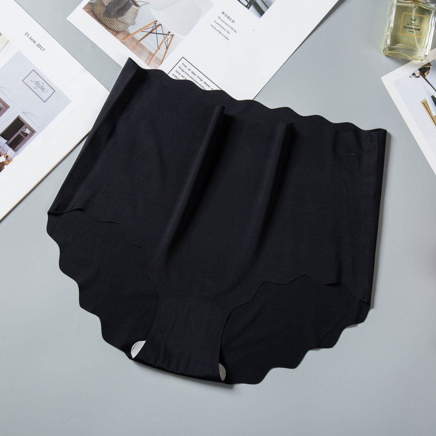 73 yayi  Ice silk  wavy panties