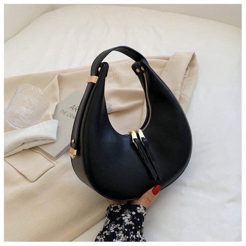 Yiting Vintage Crescent Bag Shoulder Bag: Black 227—158 18298