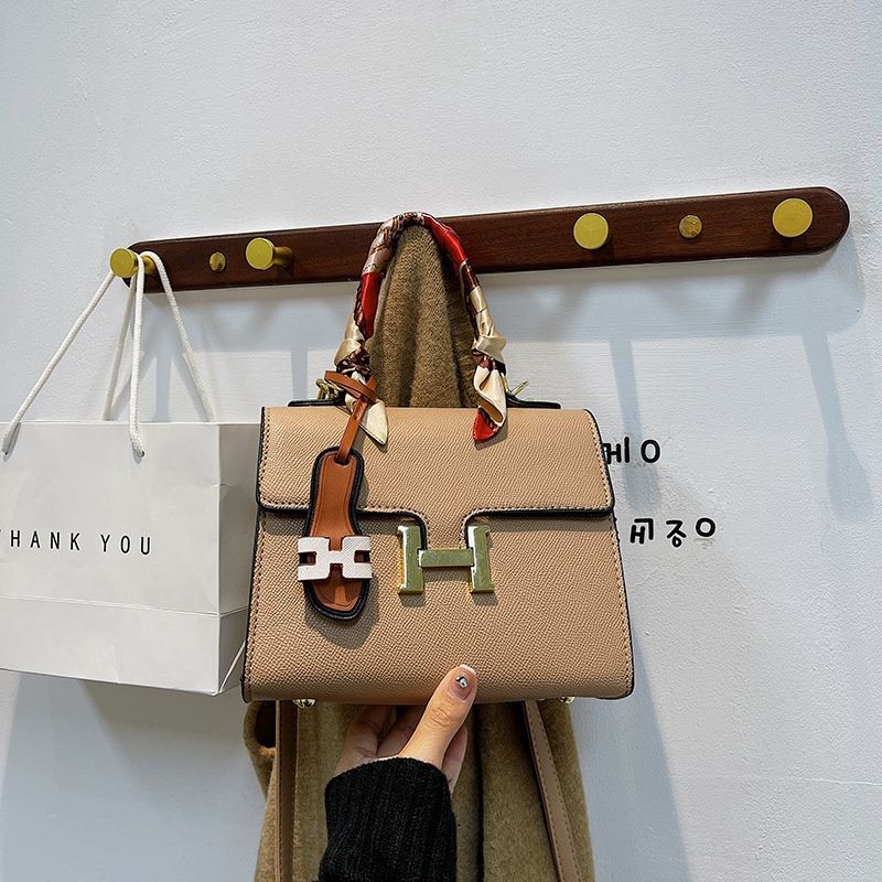 ZD 2049 H Buckle Tofu Bag Women's Messenger Bag: Khaki 35067