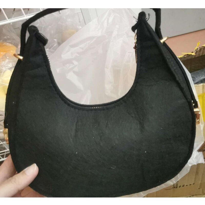 HZD XMY8036 Crescent Bag: Black 58232