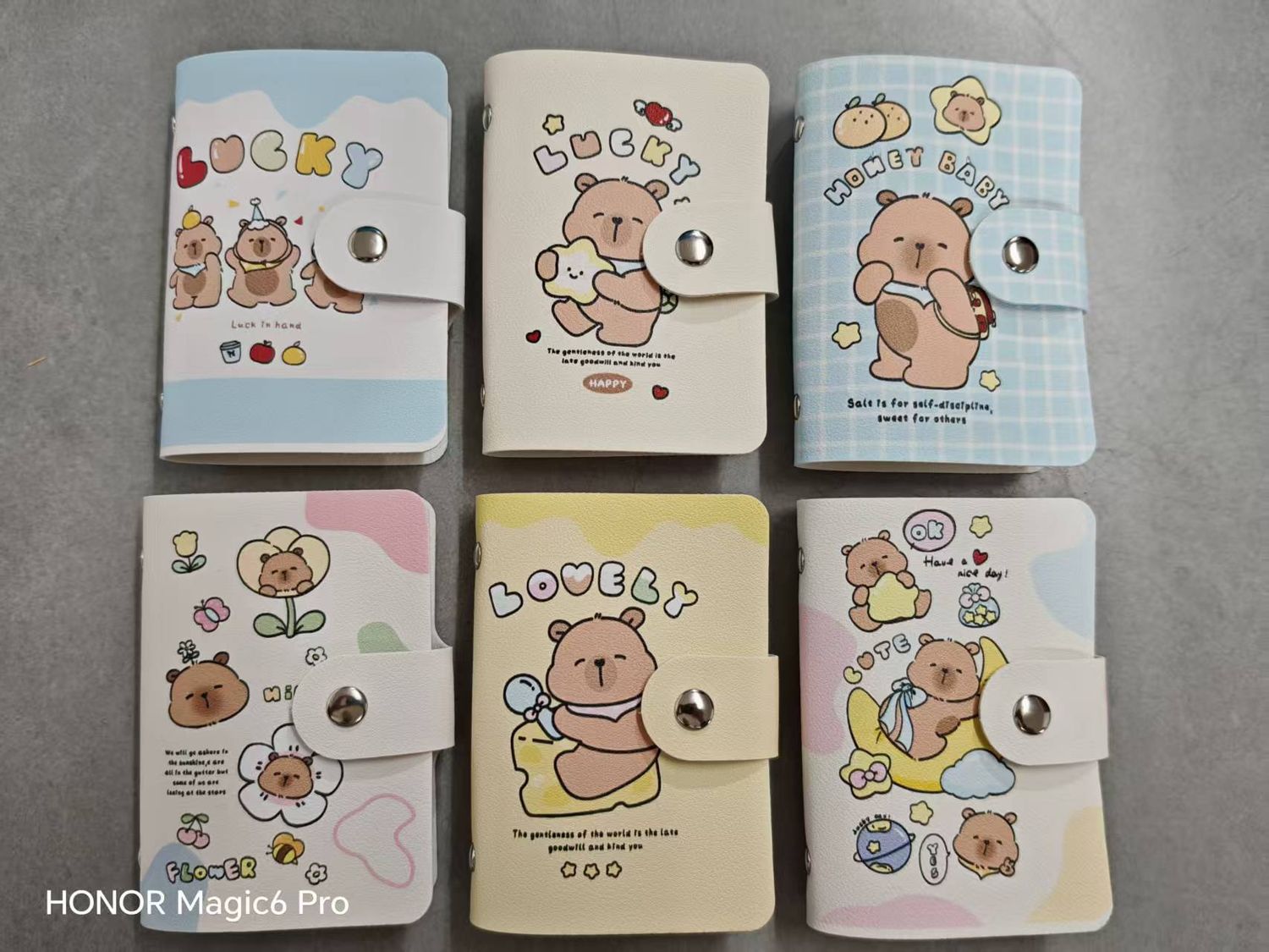 24112 CARD HOLDER BEAVER yy