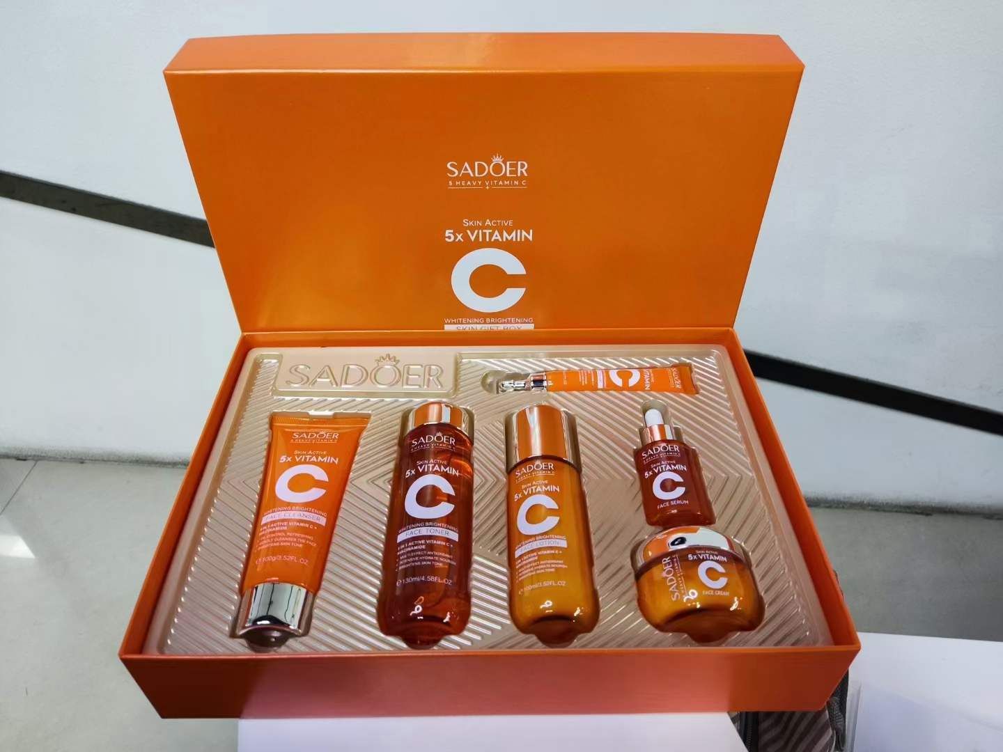 08060 SD VC Whitening Skincare Set