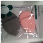 13205 Nefoume Hand inserted small face wash puff 2p