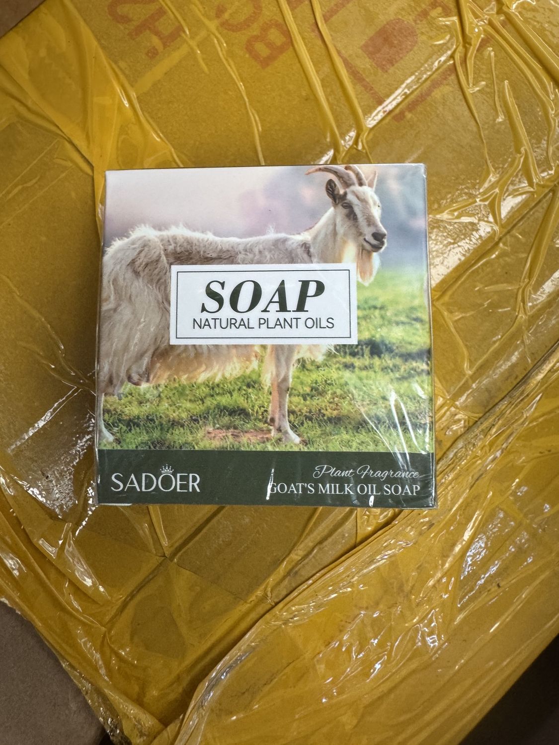 72539 SADOER Goat Milk Essential Oil Soap (Includes Foaming Net) 100g