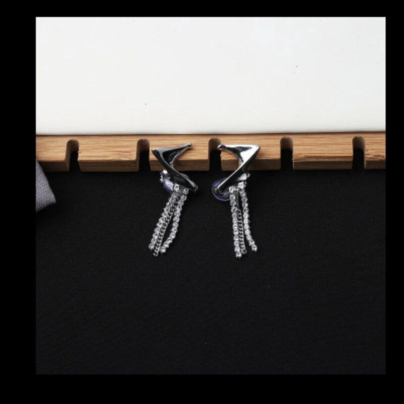 Baoyu 925 Silver Earrings Long Chain  Without Pierced Earrings: Ear Clip。流苏小号 He6319-2 68652