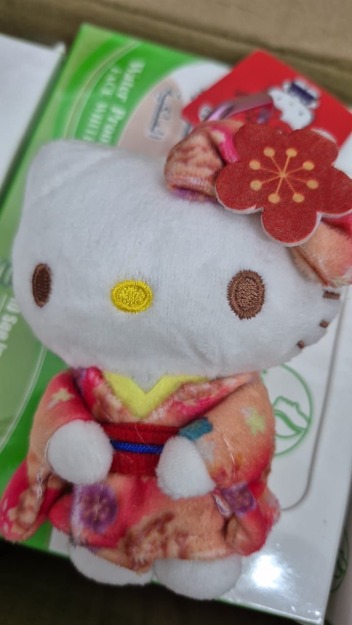 04839 sario  kitty kimono 4"