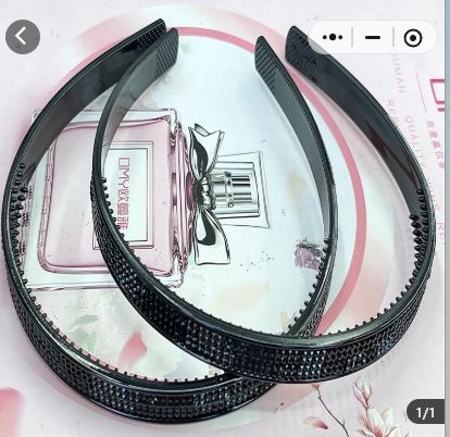 330812 Black Rhinestone Hair Clip BS
