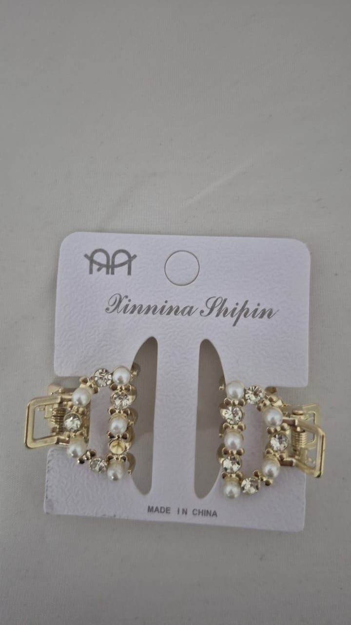 3803179 Color Rhinestone Claw Clip BS