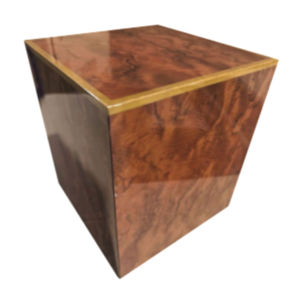 109 Amber-like veneer with a high-gloss, mirror-smooth finish 109 Amber-like veneer with a high-gloss, mirror-smooth finish