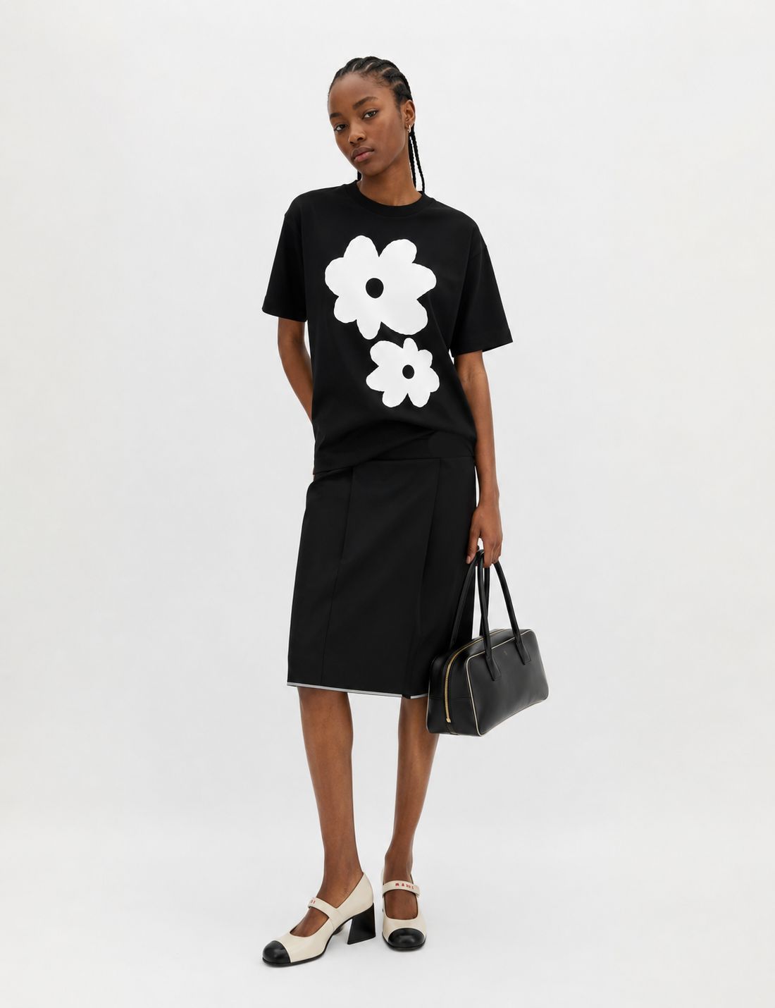 KUTA HOUSE T-shirt 'Black Flowers'