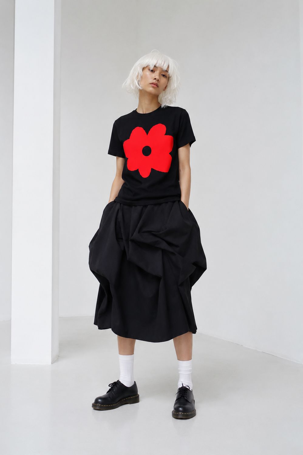 KUTA HOUSE T-shirt 'Red Flower'
