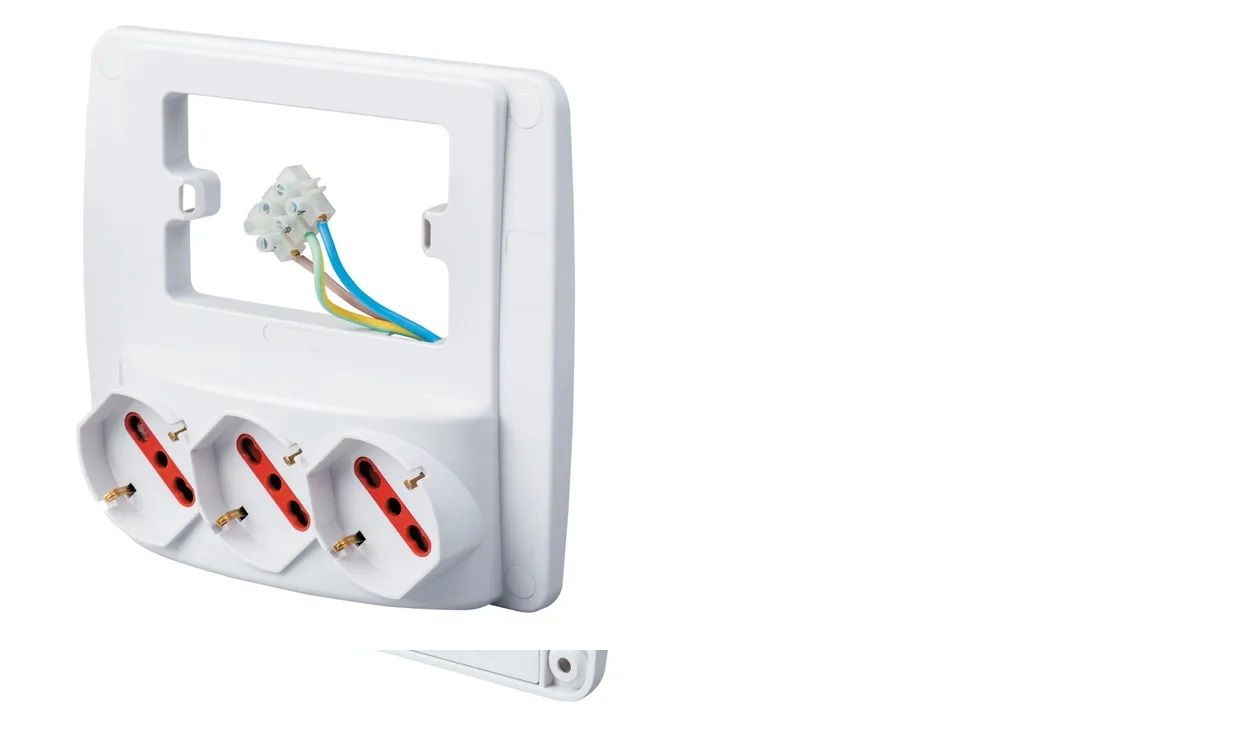 Multipresa ROSI 3 prese universali Shuko