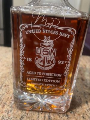 Engraved 25 oz Whiskey Decanter with Airtight Stopper **Made from lead-free glass***Please allow 5-7 business once art is approved.