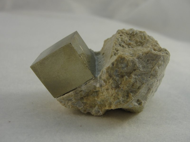 Pyrite Cube sur matrice