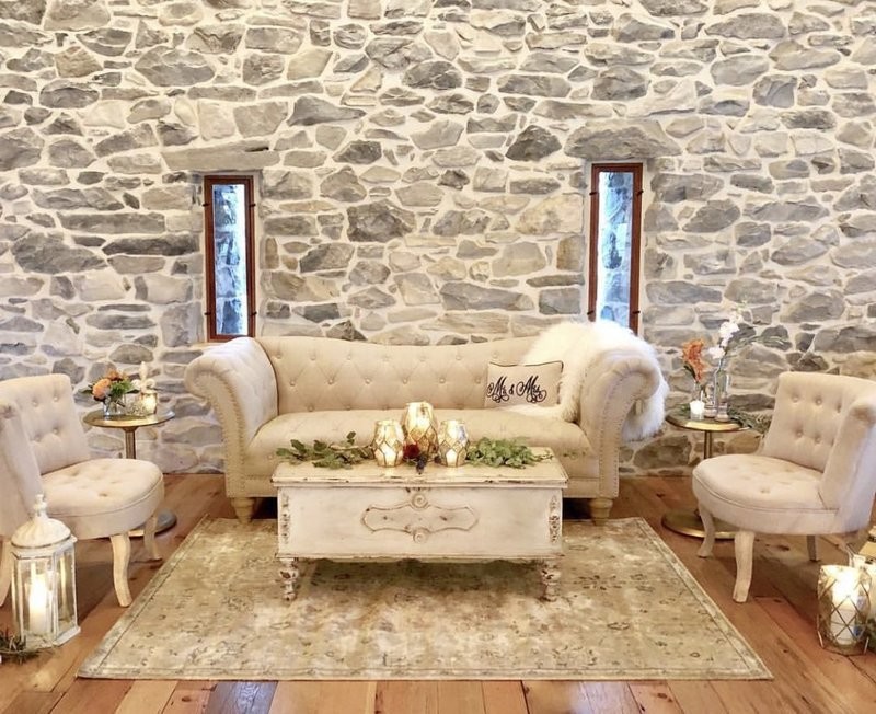Grayson Lounge