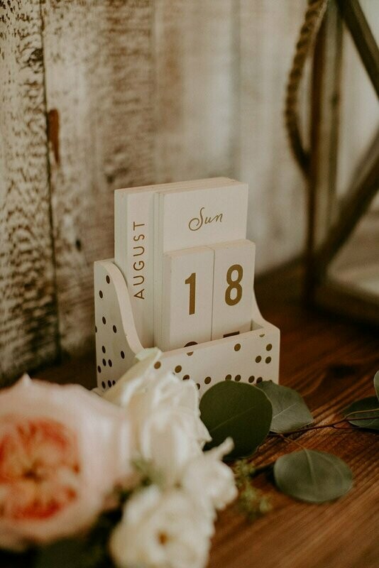 Gold & White Perpetual Calendar