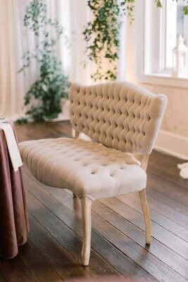 Sloane Loveseat