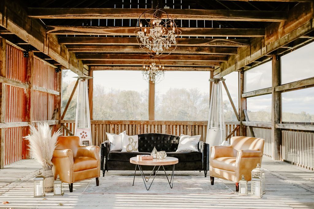 Harlow Lounge