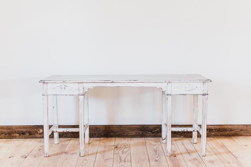 Jasmine Table