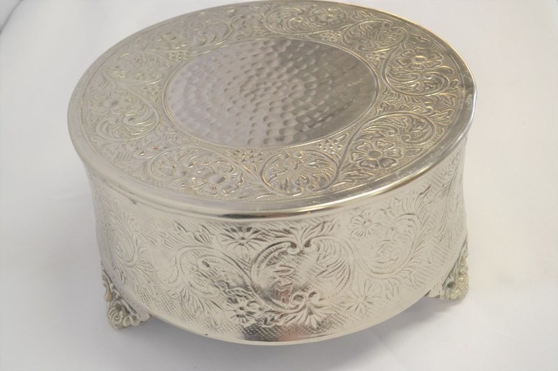 Gwen Silver Embossed Cake Plate 8"