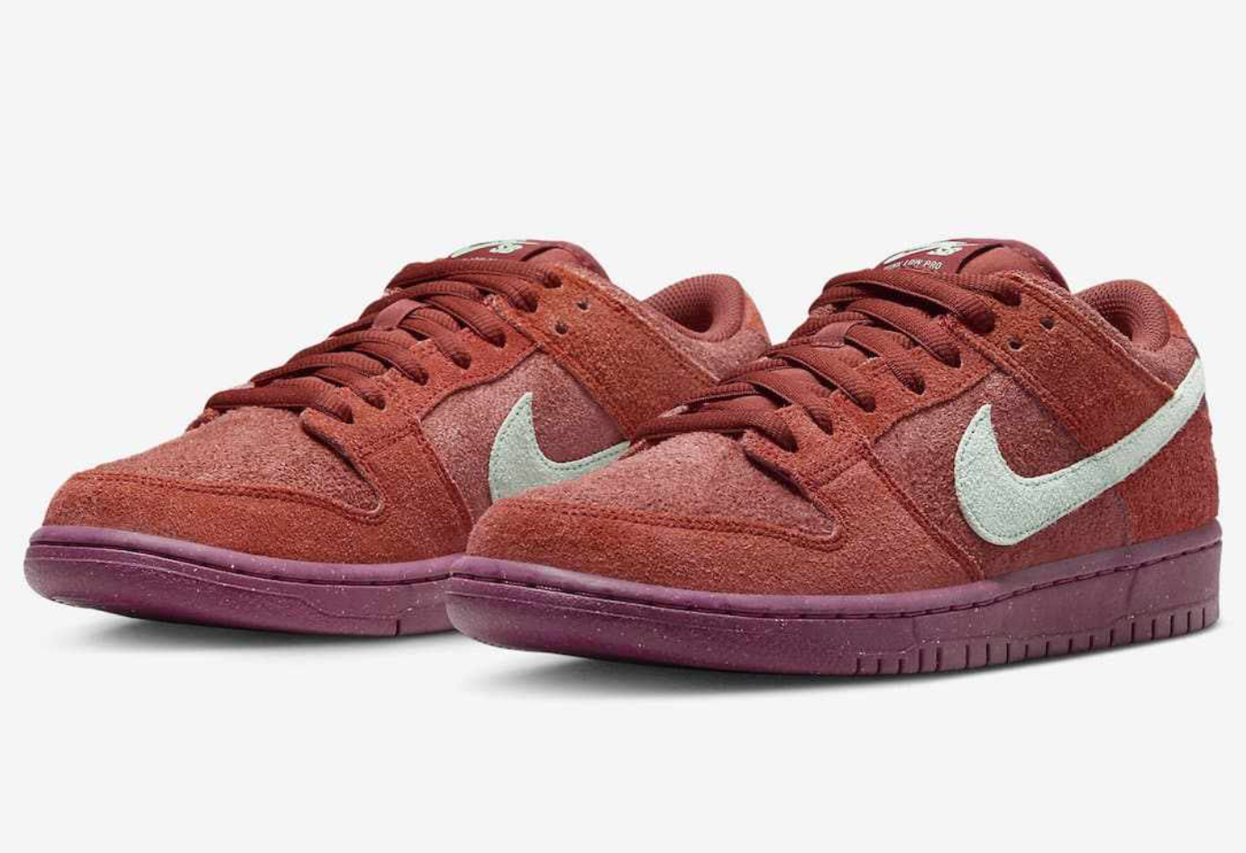Nike SB Dunk Low Mystic Red