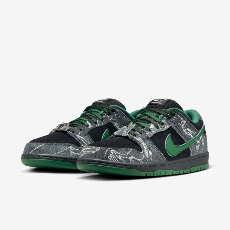 NIKE SB DUNK LOW
BLACK/GORGE GREEN-SUMMIT WHITE
HF7743-001