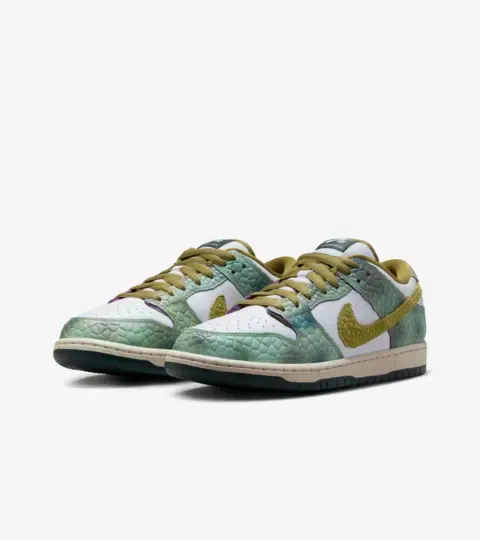 NIKE SB x ALEXIS SABLONE DUNK LOW PRO QS - CHAMÉLÉON