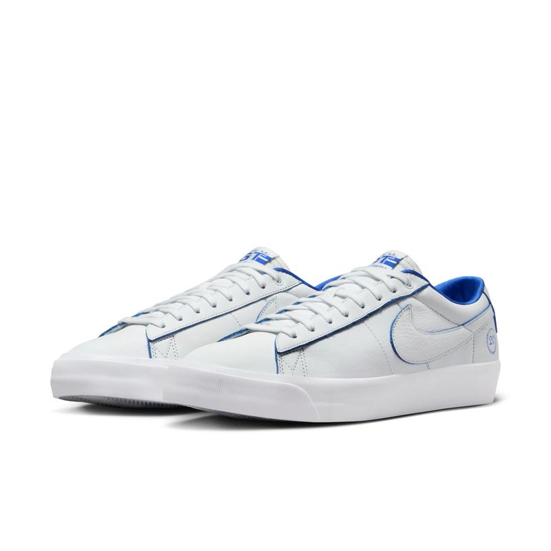 NIKE SB BLAZER LOW PRO GT PREMIUM SUMMIT WHITE/GAME ROYAL-SUMMIT WHITE FZ1300-100
