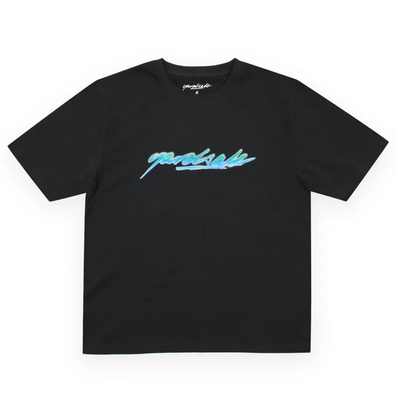 YARDSALE SCRIPT SPRAY T-SHIRT (WHITE)