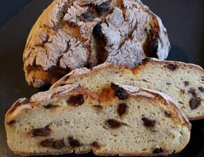 BROA DE MILHO COM PASSAS 700g - Pack de 3 unidades BROA DE MILHO COM PASSAS 700g - Pack de 3 unidades
