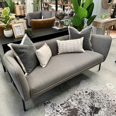 MODERN 2.5 SEATER SOFA - GREY MODERN 2.5 SEATER SOFA - GREY