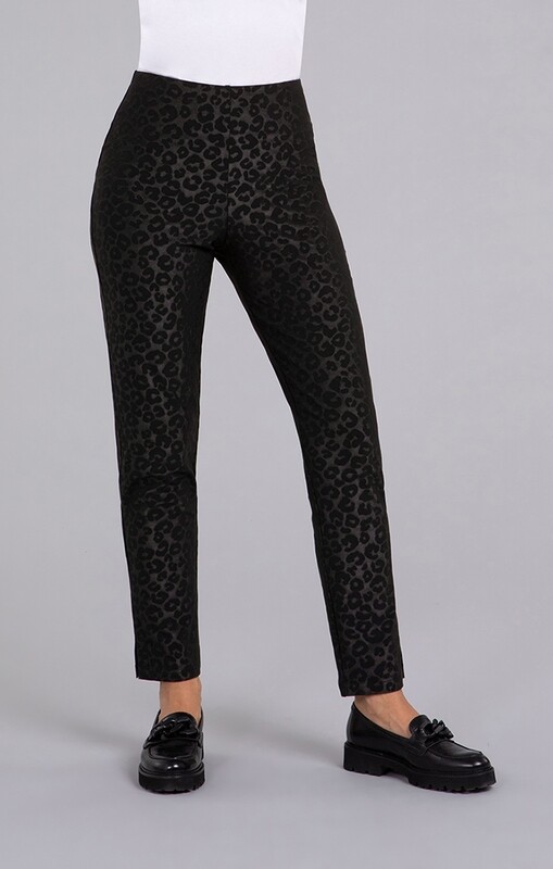 Sympli- Pant Narrow Pant Midi Embossed
