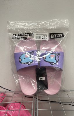 BT21 SLIPPERS: MANG