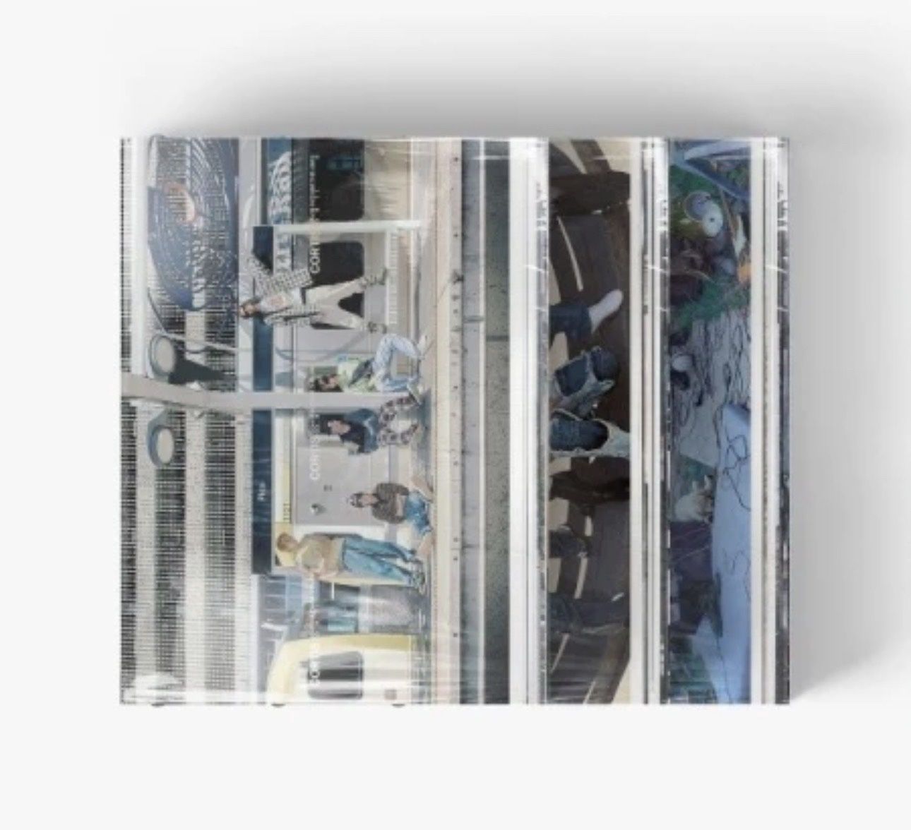 CORTIS-The 1st EP [COLOR OUTSIDE THE LINES] + Photocard