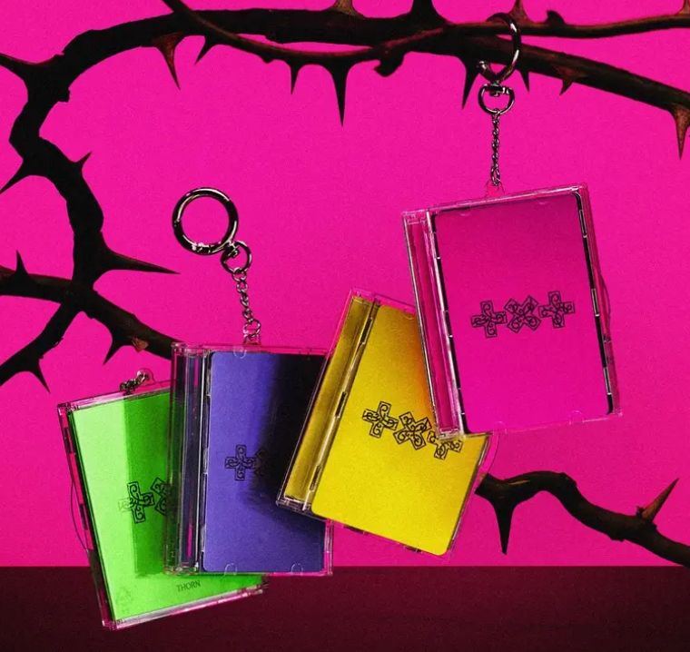 TXT-[7TH YEAR] Photocard Case Ver + KTown4u  POB