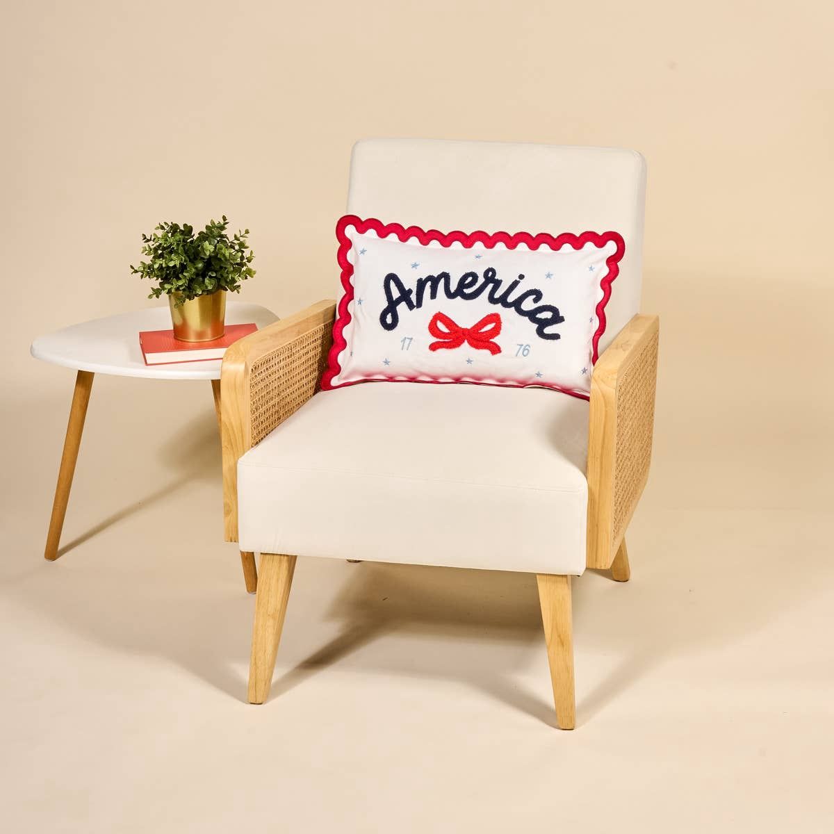 Scalloped Rectangle Throw Pillow–America