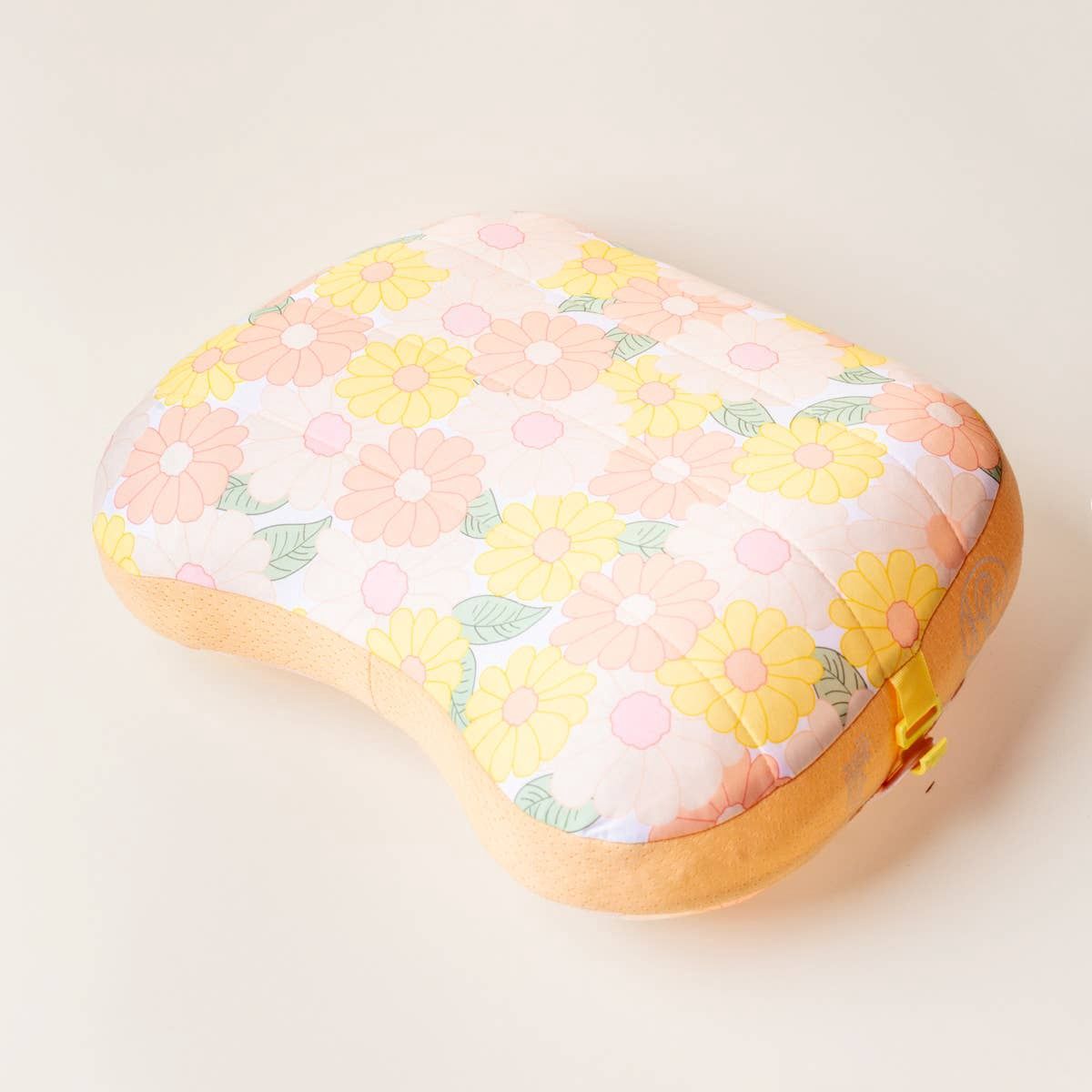 Ballast Beach Pillow–Daisy Craze Peach