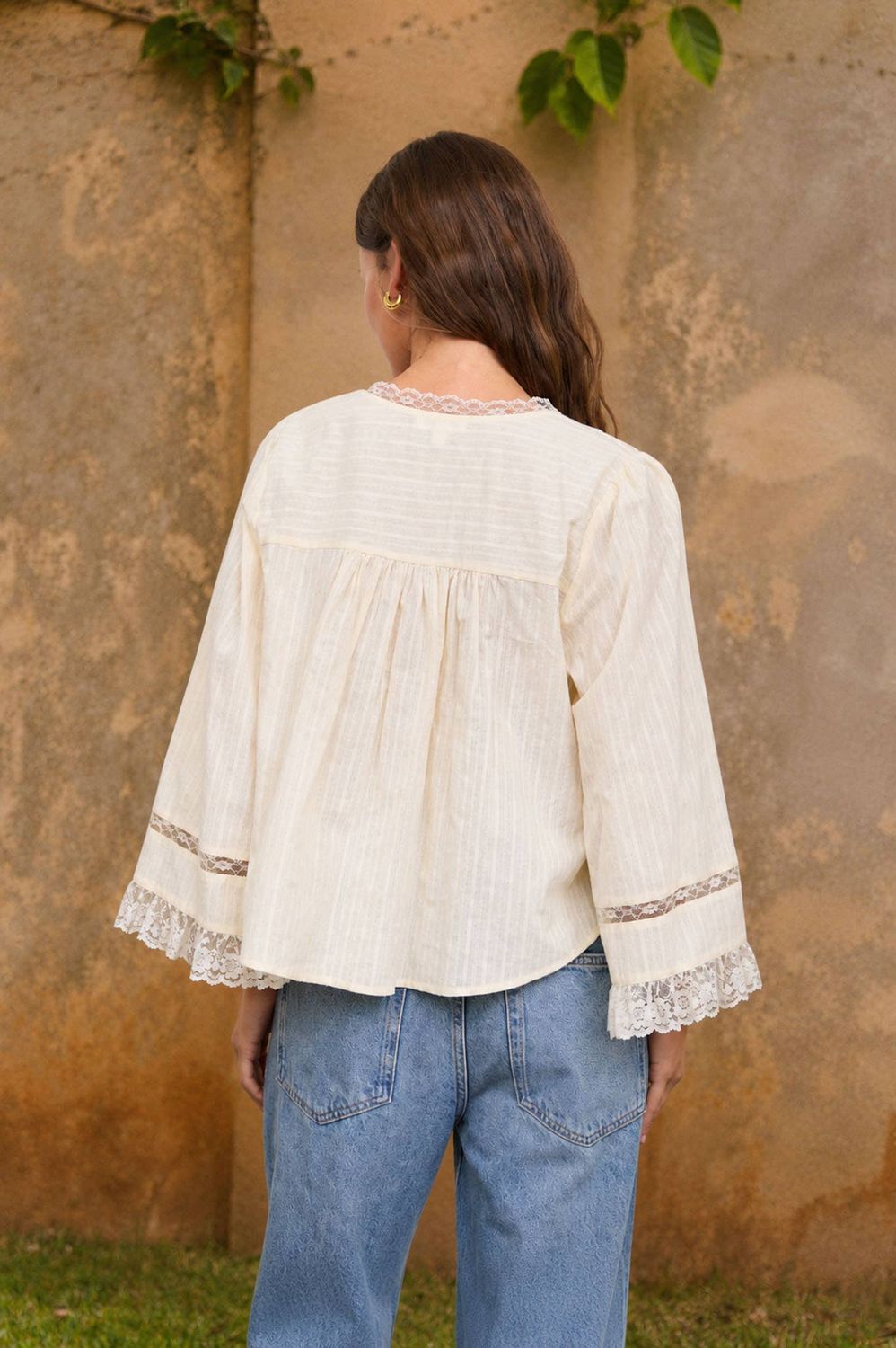 TEXTURED STRIPE LACE TRIM PLEATED BUTTON DOWN TOP