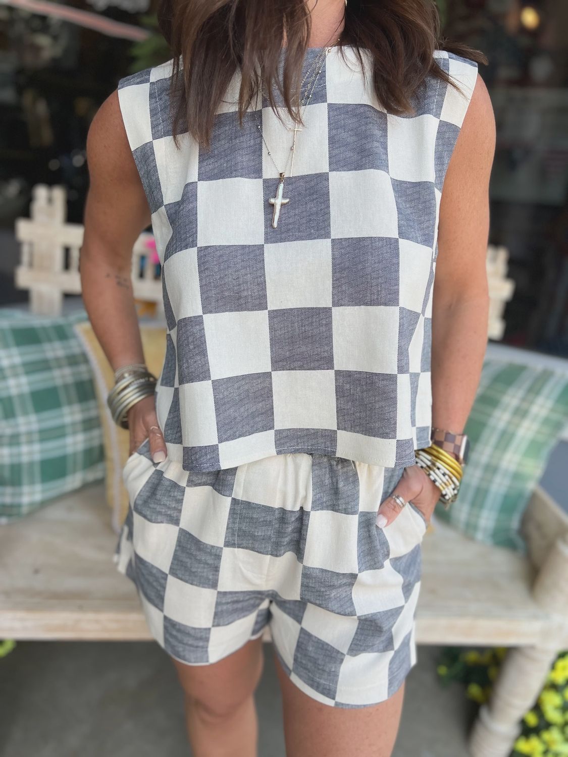 CHECKERED SLEEVELESS LINEN TOP