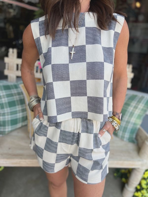 CHECKERED SLEEVELESS LINEN TOP