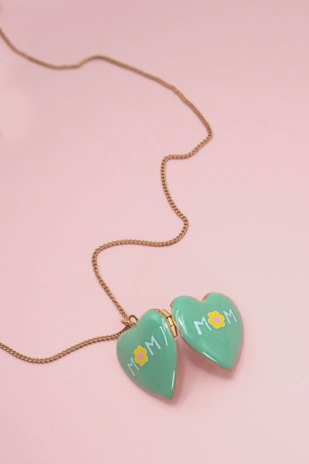 18K STAINLESS STEEL TARNISH FREE MOM LOCKET NECKLACE, Color: MOM