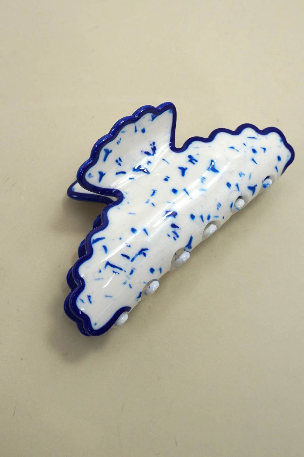 VINTAGE PORCELAIN STYLE HALF MOON HAIR CLAW CLIPS | 40H964, Color: Blue