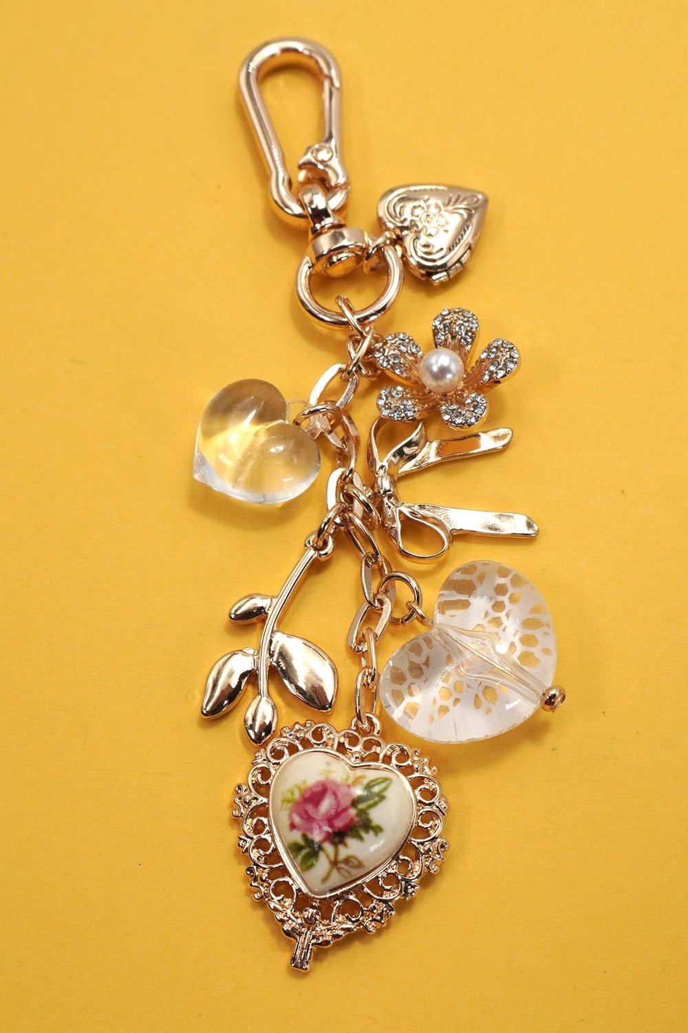 PORCELAIN LACE HEART FLORAL BAG CHARM, Color: Gold