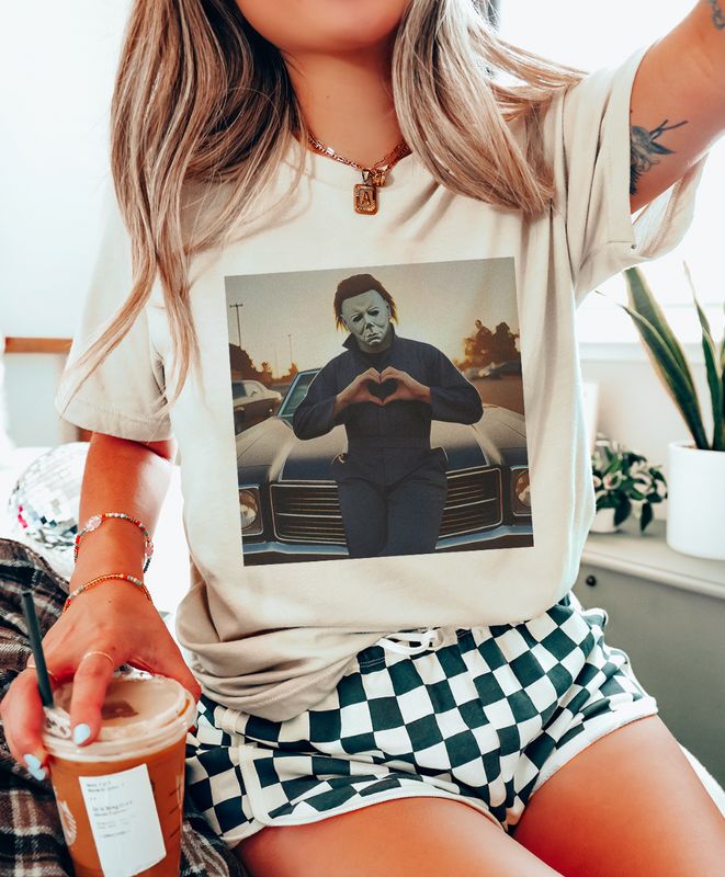 Michael Meyers Halloween Heart Hands -Tee