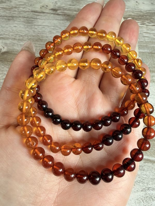 6mm Natural Ombre Amber Bracelet (Yellow to Blood Amber)